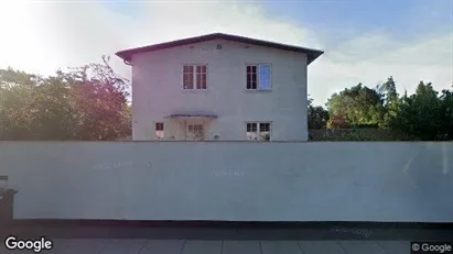 Andelsboliger til salg i Charlottenlund - Foto fra Google Street View