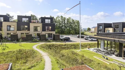 Kom og bliv en del af stærkt og grønt naboskab - og bo samtidigt tæt på skov, skole og Letbane